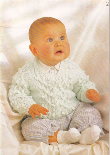 HAYFIELD PRETTY BABIES IN 3 & 4 PLY KNITTING BOOK 7076 - Image 3