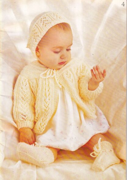 HAYFIELD PRETTY BABIES IN 3 & 4 PLY KNITTING BOOK 7076 - Image 5